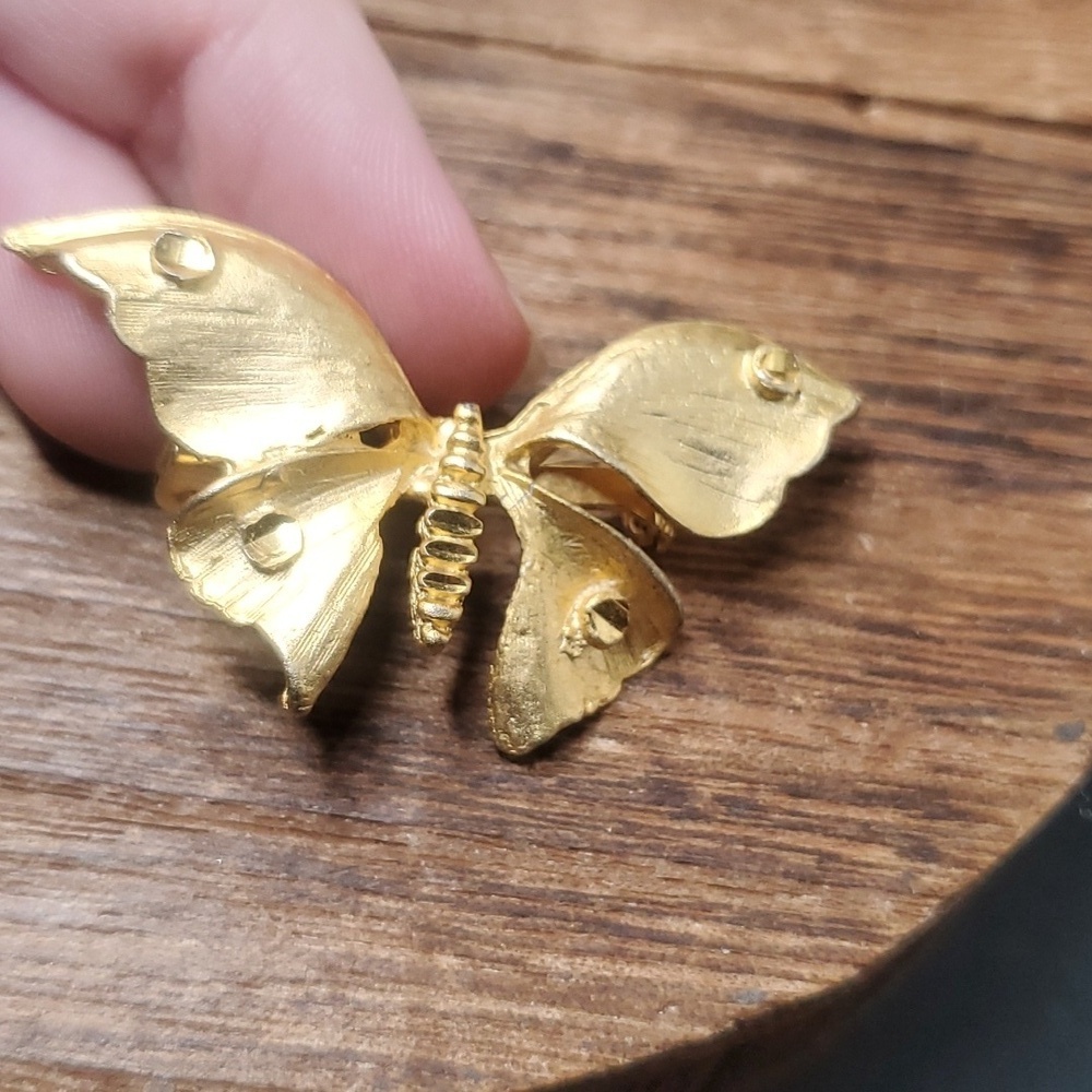 B815‎ butterfly brooch vintage